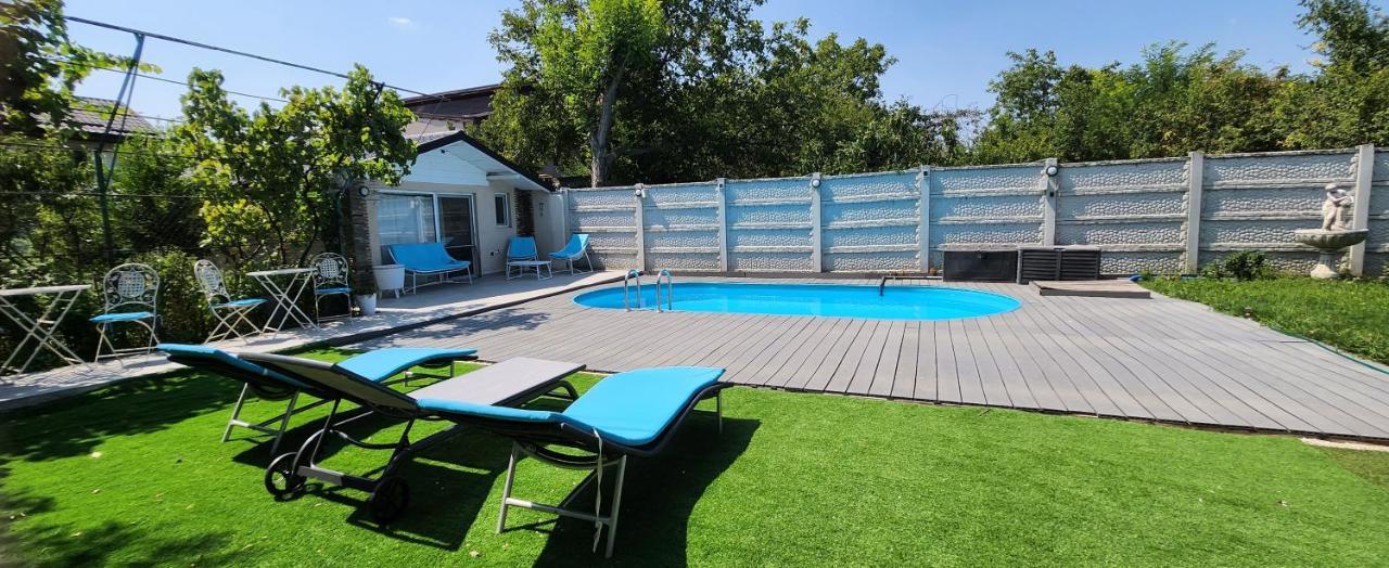 Morii Lake Pool Villa Bukarest Exterior foto