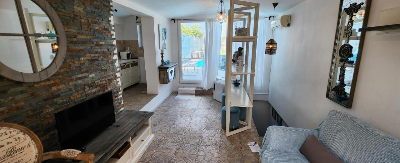 Morii Lake Pool Villa Bukarest Exterior foto