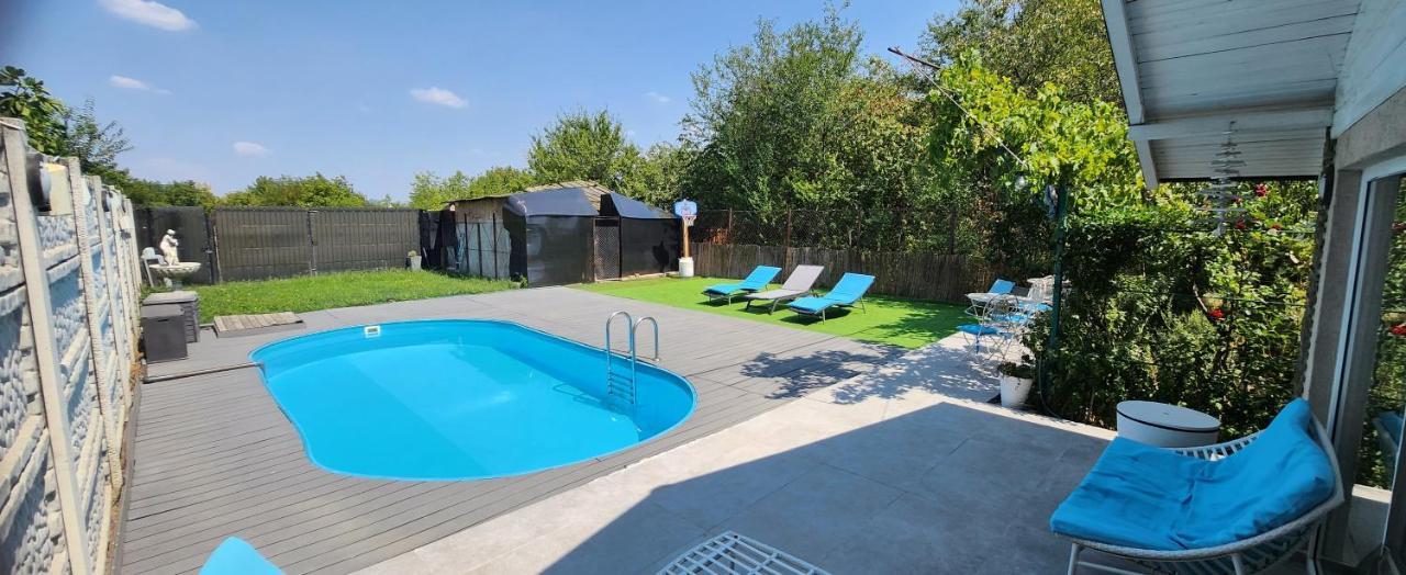 Morii Lake Pool Villa Bukarest Exterior foto