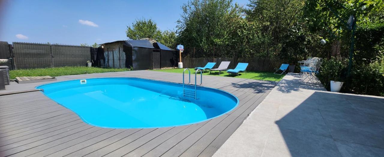 Morii Lake Pool Villa Bukarest Exterior foto